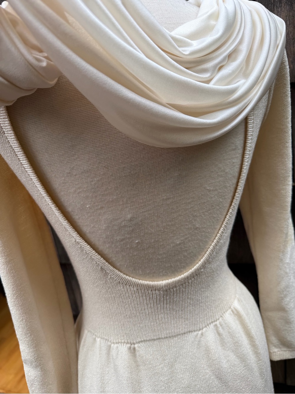 Vintage St. John Santana knit ivory dress backless scoop with scarf draped Sz S - Picture 9 of 11